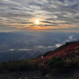 日の出を拝み，下山開始
写真もほぼ撮らず、ただひたすら下りる