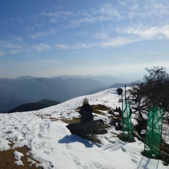 景色をみてるのかなぁって思ったら🍙食べとりましたわ😊