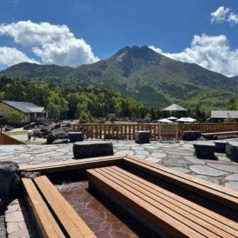 日光白根山。頂きが３つ