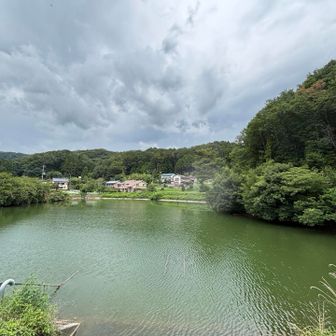行きと同じルートで下ったつもりが…

全然違う『大正池』に下山しちゃいました😅
トイレがあったので使わせてもらいました。
結果オーライということで 🙄
