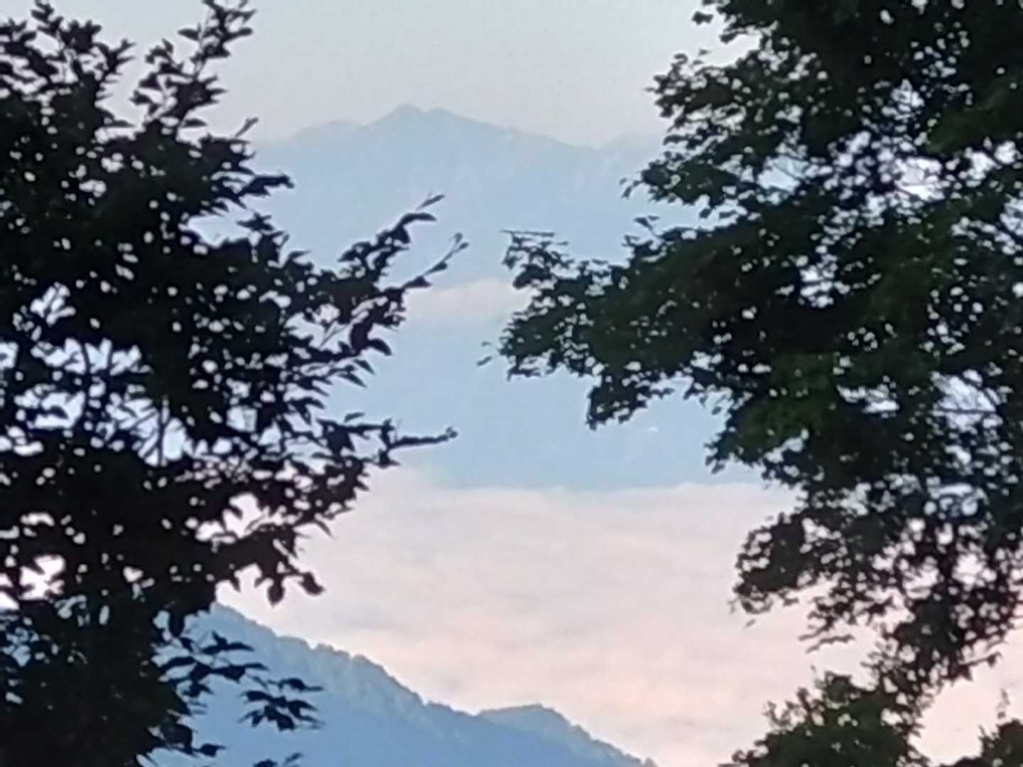 うわぁ～
奥に鹿島槍
雲海が綺麗でした✨