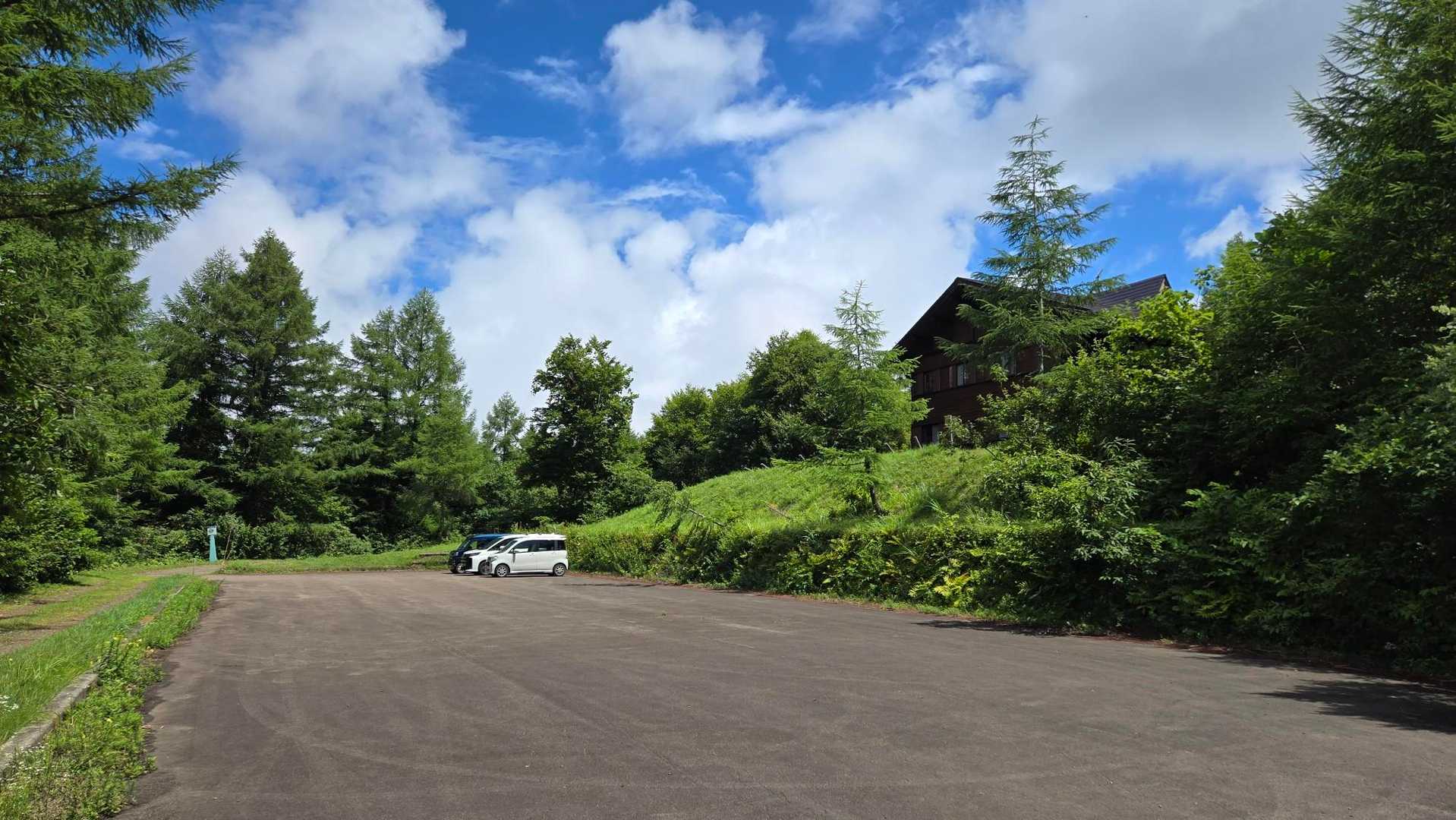 こめつが山荘駐車場には11:20に到着  26℃☀️

今日は道の駅みねはま まで移動して車中泊(20:15)  27℃☁