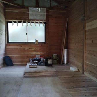 山小屋の中、綺麗です。