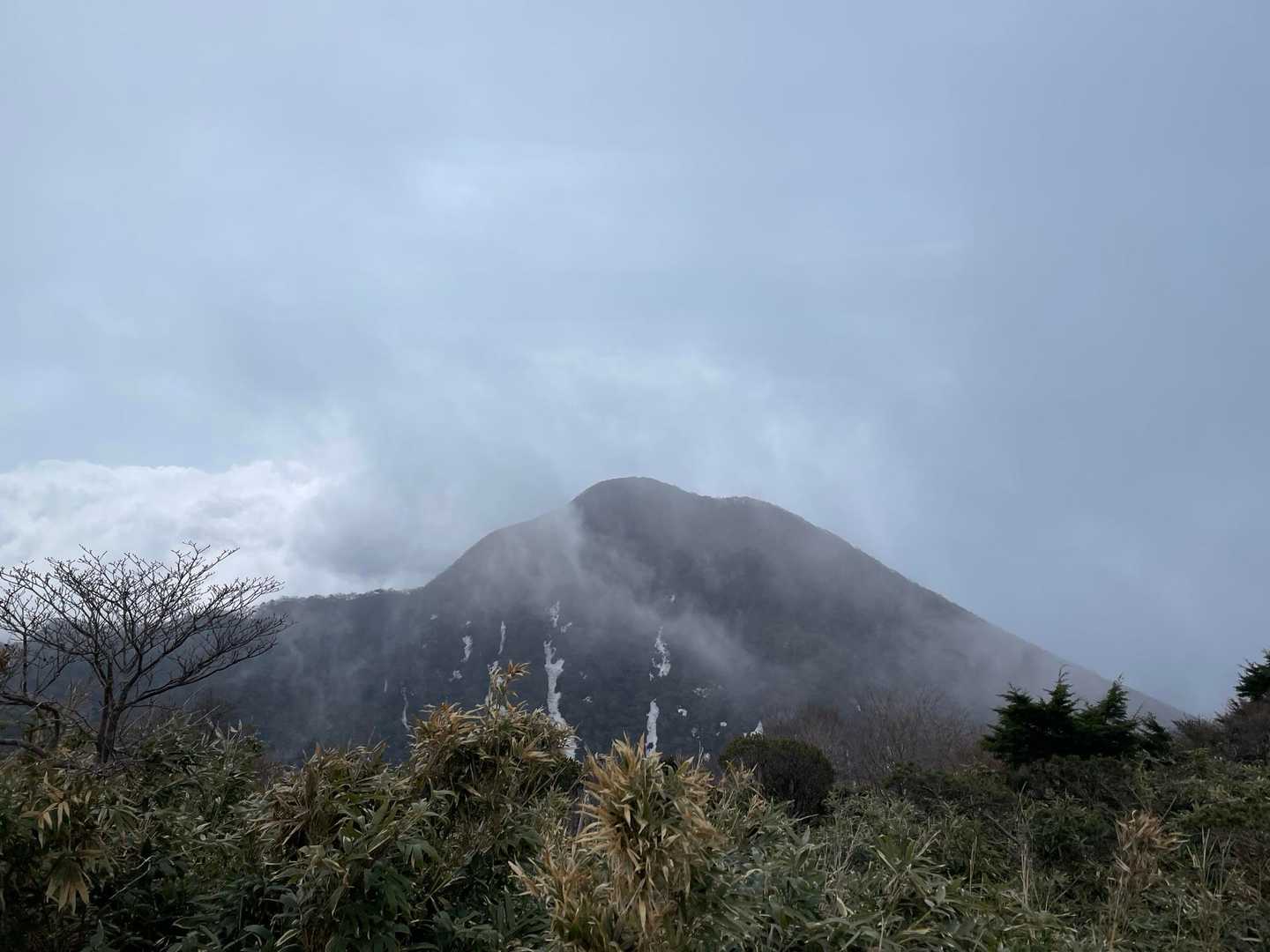 一瞬ガスが取れた　黒尾谷山