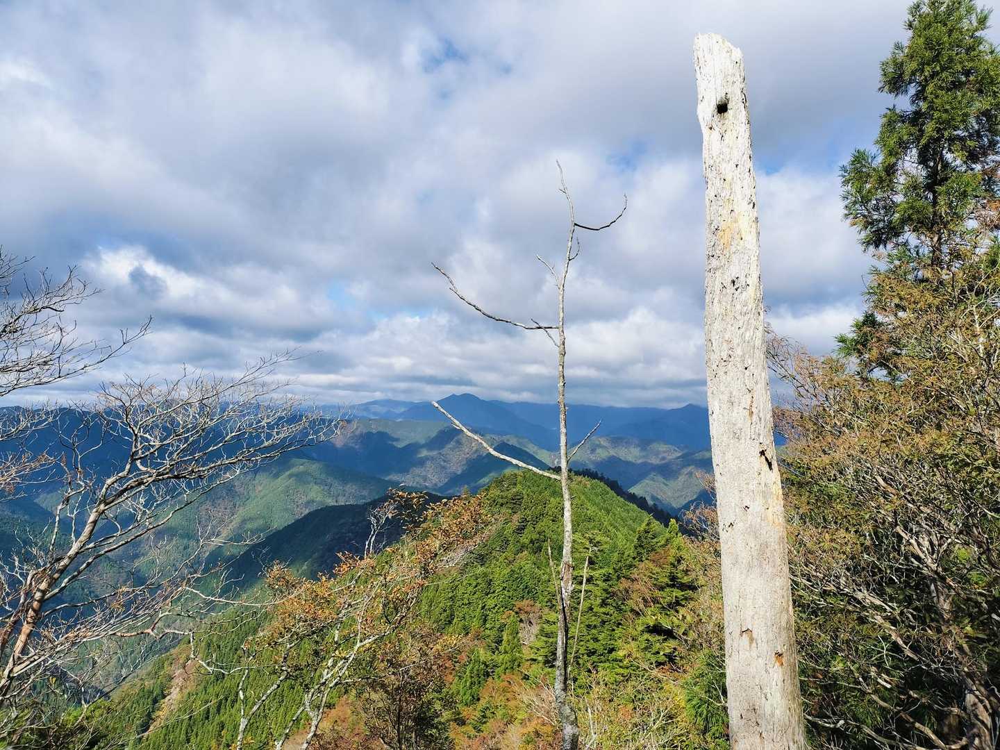 下の登山口-湯桶丸-上の登山口 周回コースの写真