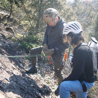 真剣に聞きます。