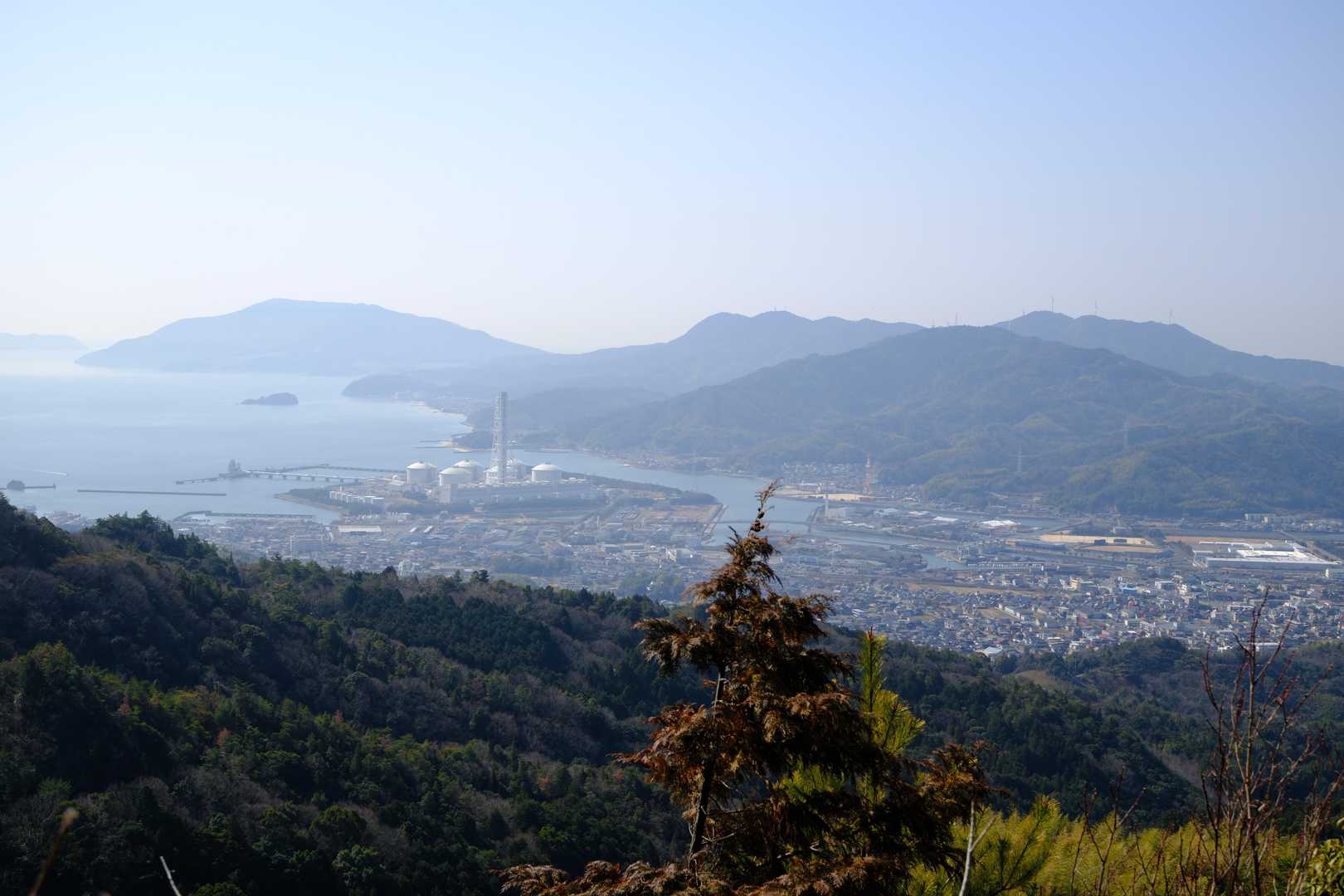 柳井市街地方面望む