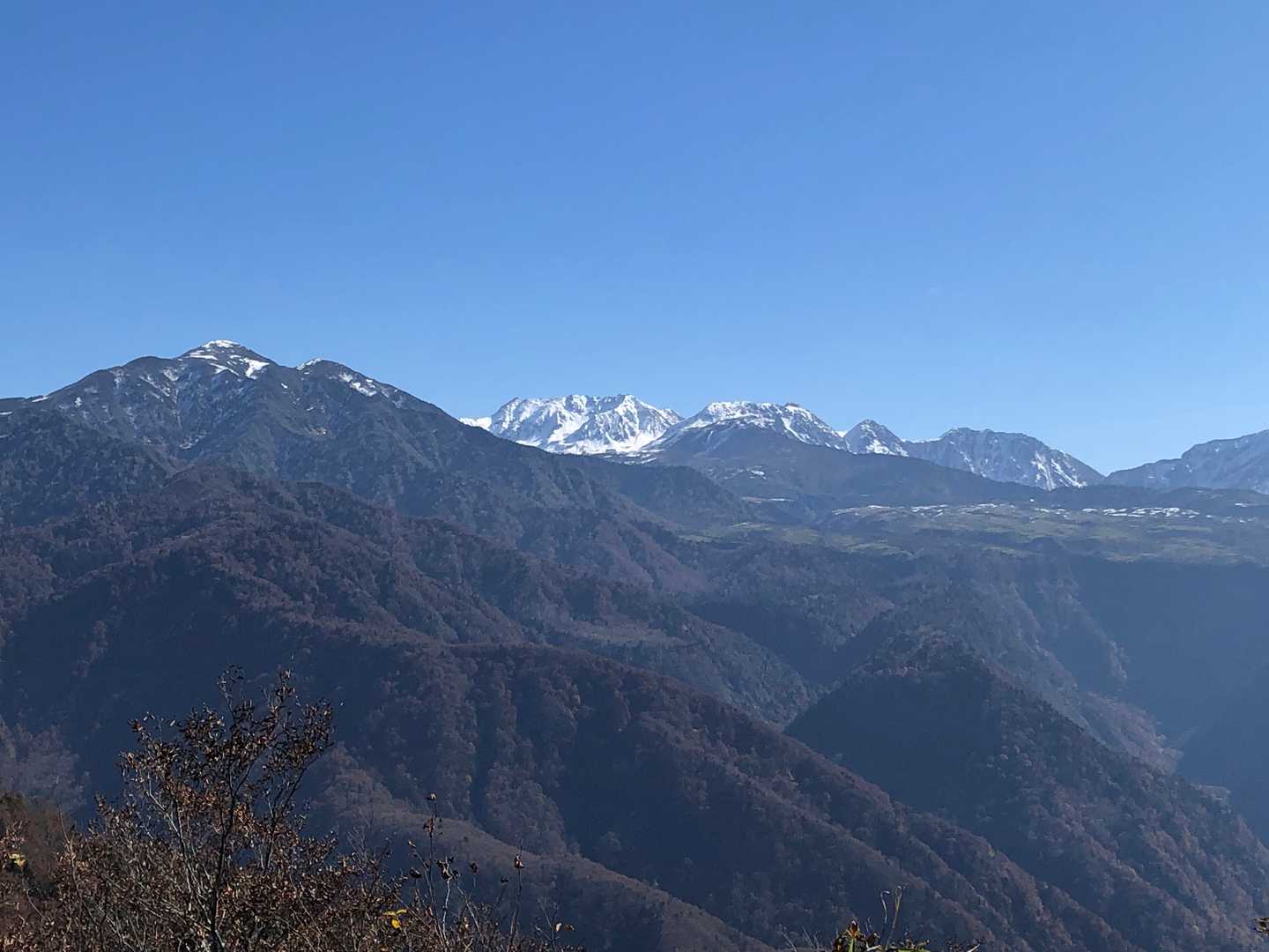 頂上から立山がよく見えます