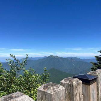 瓶ヶ森方面も雲がはけた。