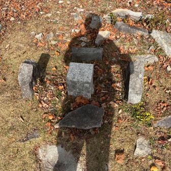 星が城山🏔️到着、で三角点をパチリ