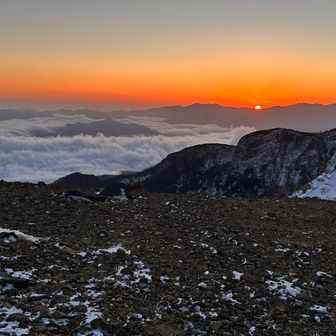 雲海もキレイだ
でも爆風で写すのにやっと…