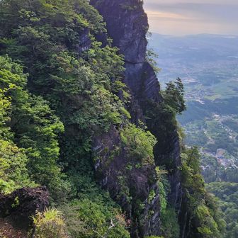 背ビレ岩から白雲山方面を振り返りました。