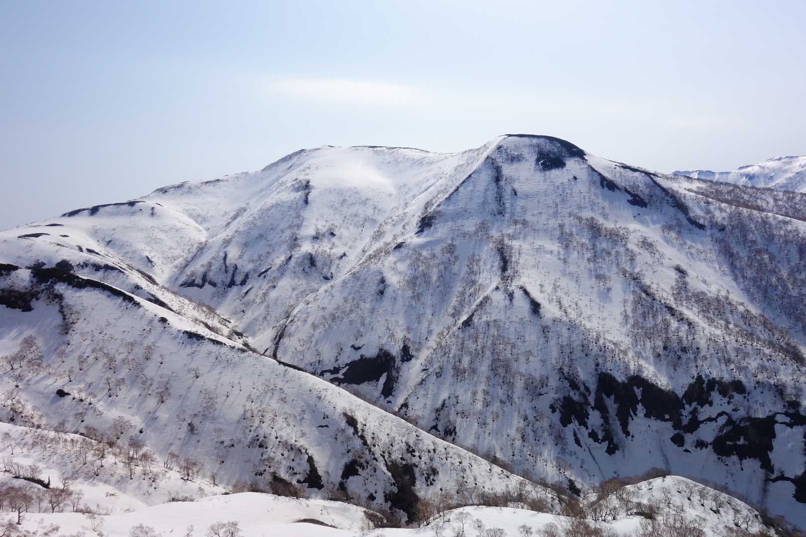浜益岳、中央が山頂です