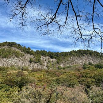 屏風岩の柱状節理は圧巻です。見る価値あり！