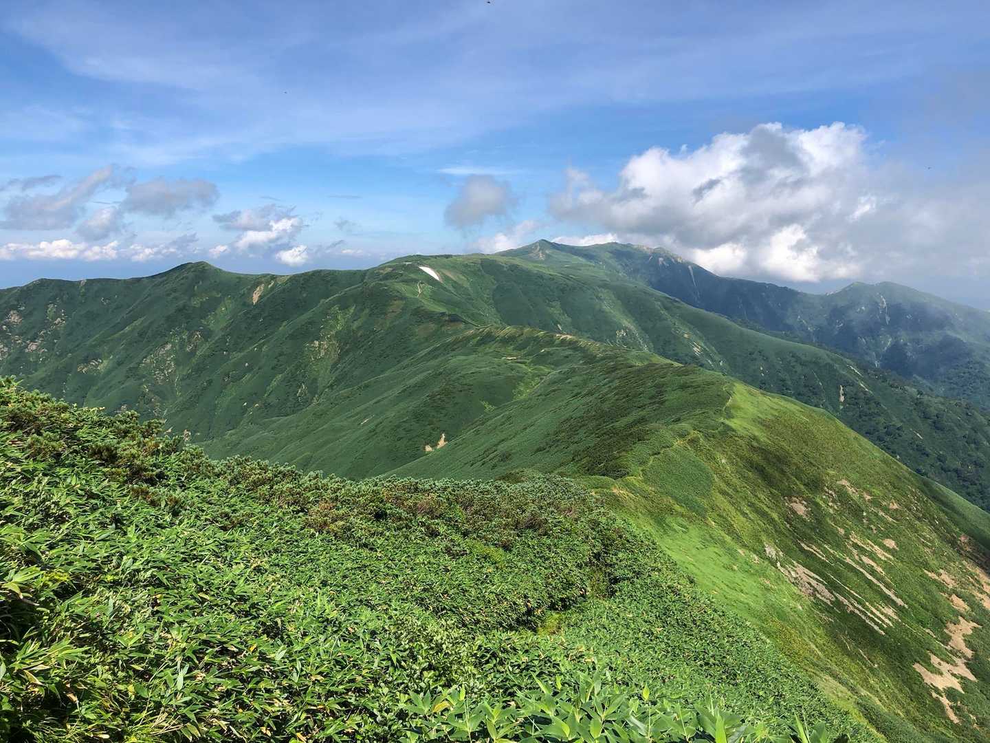 本山までの稜線が見えてきました