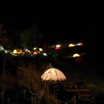 夜のテントは美しい