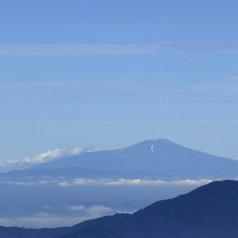 そして、この山容！
独立峰🗻鳥海山！
カッコ良すぎる😍

出羽富士と言われるのがわかる✨
