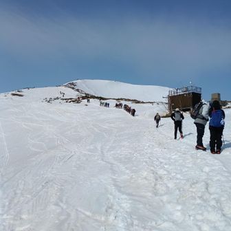 アイゼン装着後、みなさん、ガンガン登っていきます。