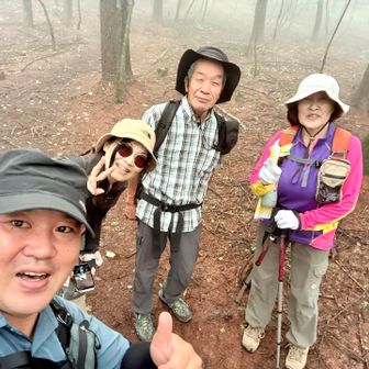 登り始めが遅かったので常連さん達は次々と下山してきます😅

スジュンさん、りんごさん、おこぜさん！
更にもなかさん、はじめましてのすみさんも😆🎶