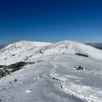 天気のいい日は最高点→山頂→経塚山→最高点→山頂を回るのおすすめです　