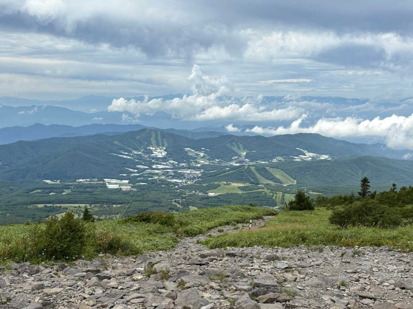 寒くて手がかじかんできた🥶
13時までに帰らなくちゃ💦すぐ下山。