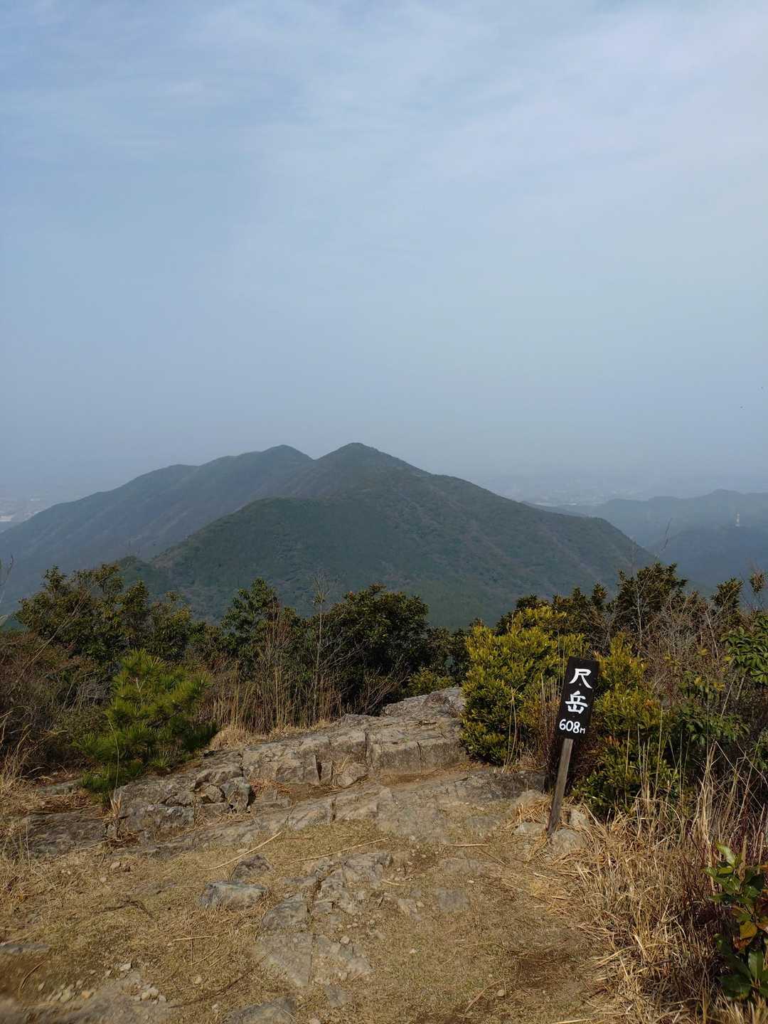１人ではしゃいで写真撮ってたけどふと我に返って下山しました😐（終了）