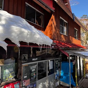 あっ！映画『小屋番』🎦で見た青苔荘だ！
これは聖地巡礼というのかしら？