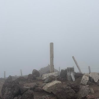秋田駒ヶ岳 男女岳 山頂到着しました✨️

晴れて…🤣