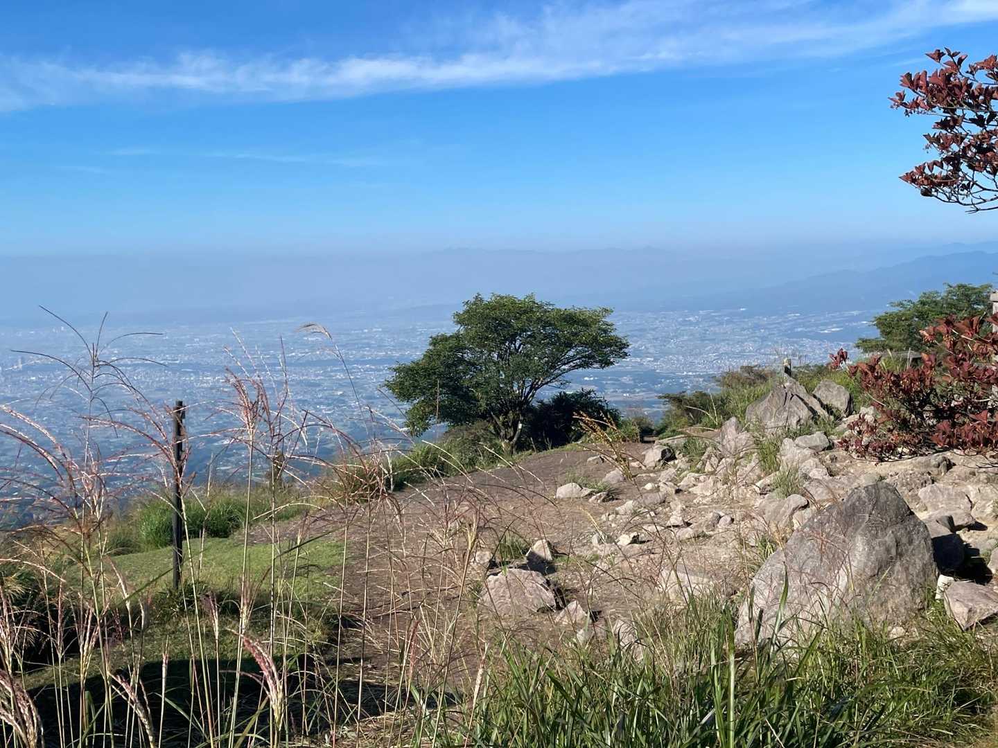 鍋割山頂からの前橋、高崎方面
