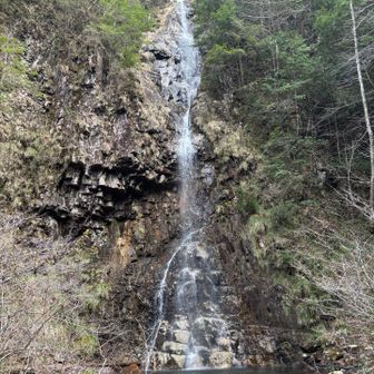 二の滝
どちらかと言うと、二の滝の方が美しいと思う