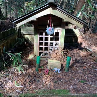 摩尼山にも祠と石仏