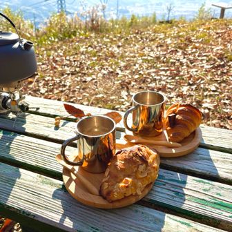 久保製パン所のクロワッサンとコーヒー☕️
平生町にオープンした人気のパン屋さん。
バターの風味が最高に美味しい😋