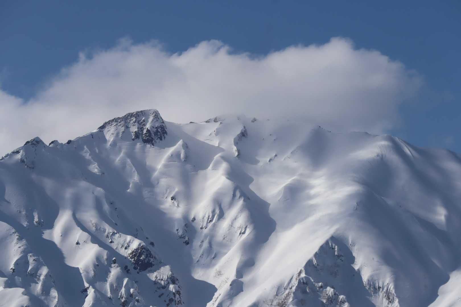 小遠見山往復 | カクネ里氷河を抱いた鹿島槍ヶ岳など、後立山連峰の絶景ポイントの写真