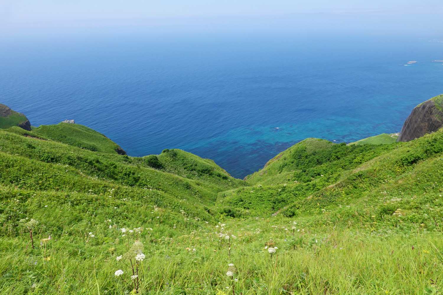 海を見ながらのトレッキングも楽しい。