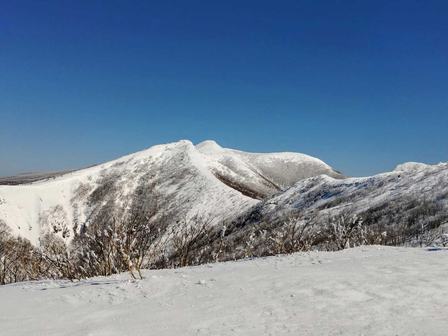 
山形神室岳が神々しい🏔️✨️
