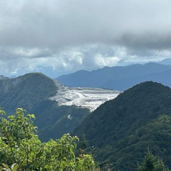 鳥形山が目の前に見えた。後何年でこのお山は無くなるんだろうか？😭