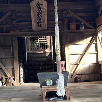 金比羅山という神社は全国で100ヶ所あるそうです♪四国の金比羅山にお参りをして故郷に帰り、地元の海の見える神社に金比羅山と名付けたそうです。若松にも長崎にも佐賀にもありますね。