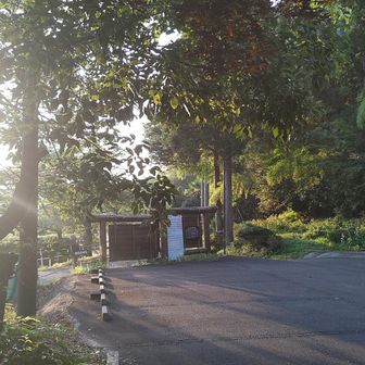 駐車場1番乗り25℃　　　　　　　　　　　　　　　　
工事も終わって🤗　　　　　　　　　　　　　　　　　　　　　　　　　　　　　　　　　　　
久し振りだな～🦵　　　　　　