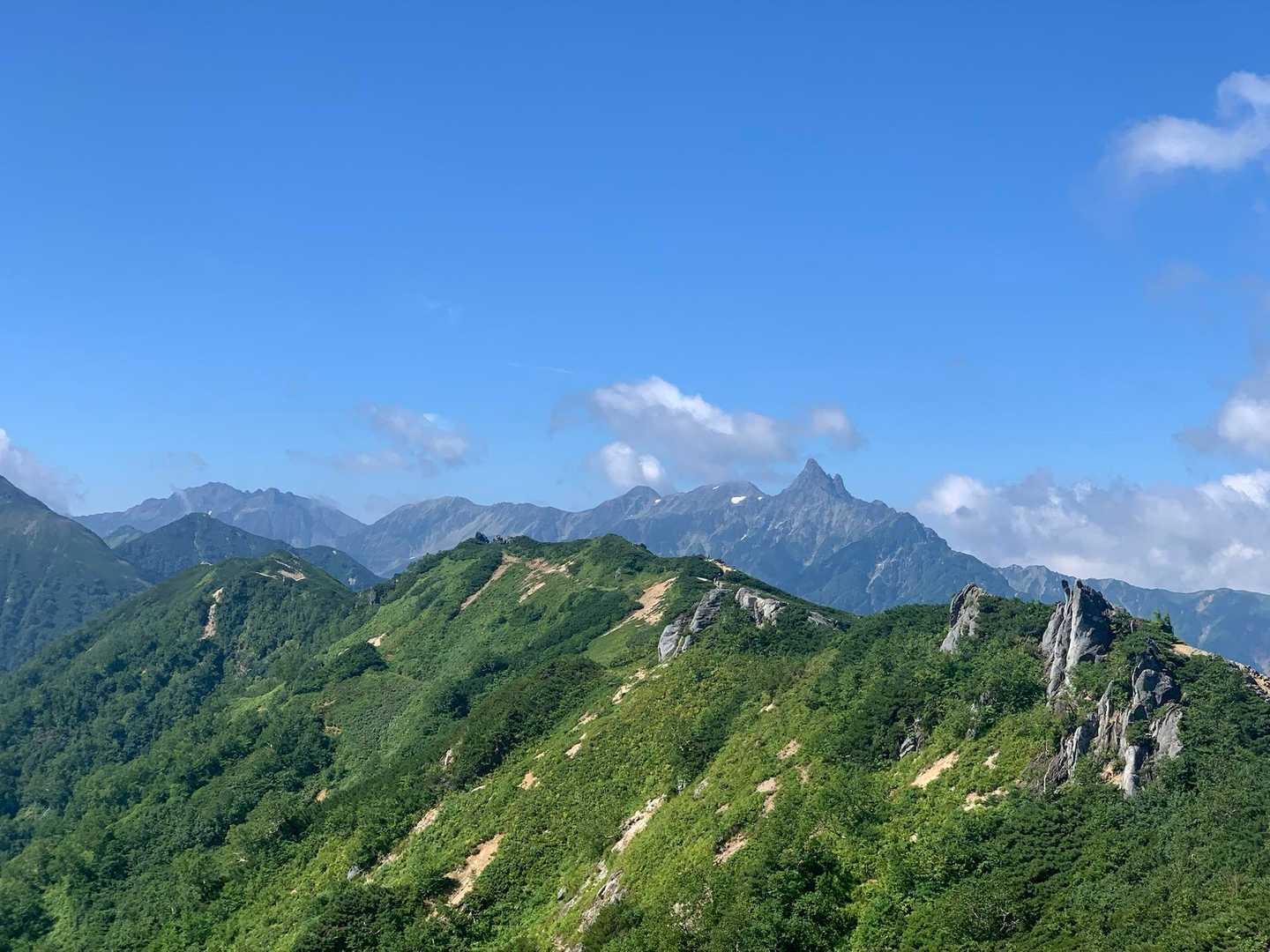 槍ヶ岳の雲が取れましたね