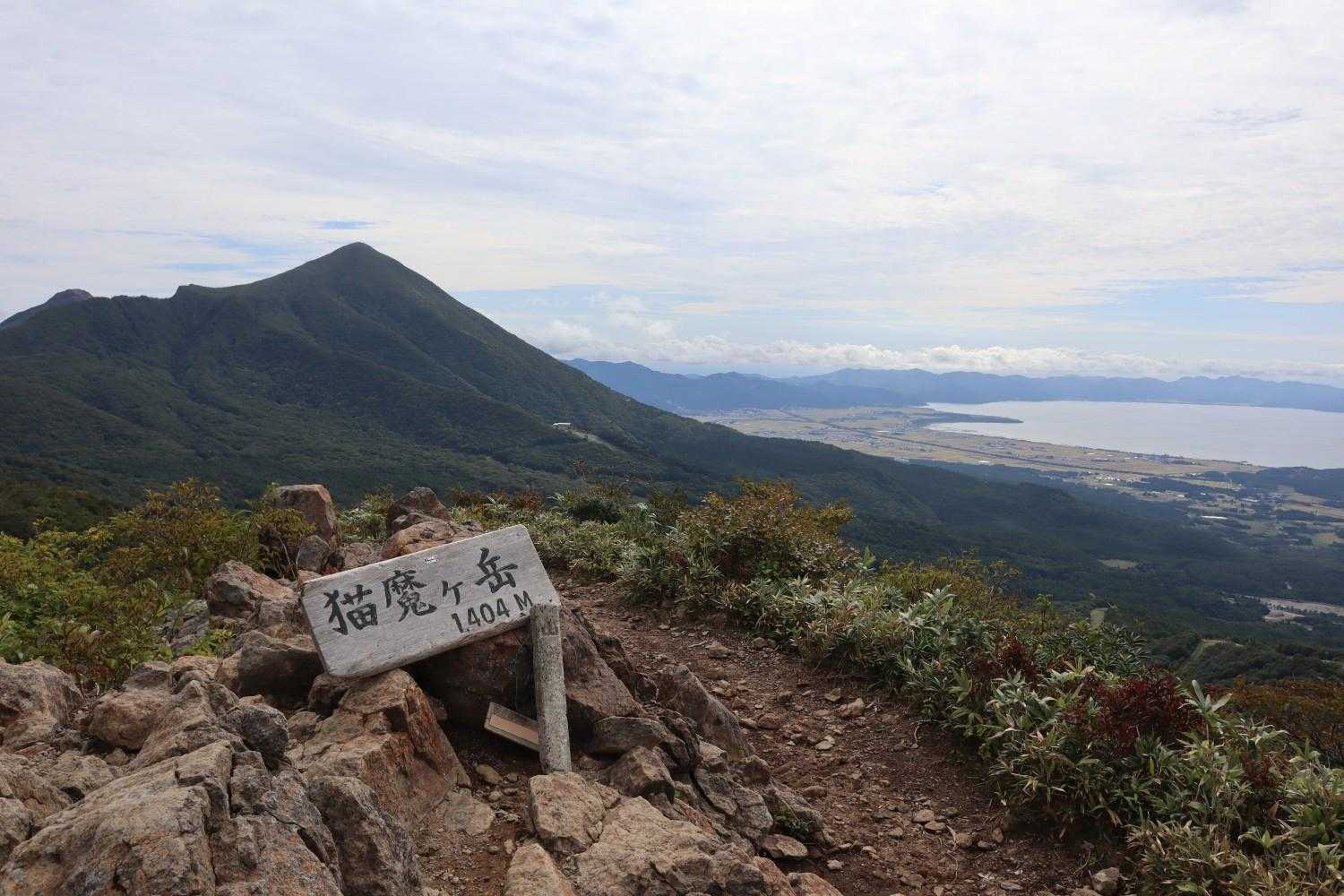 猫魔ヶ岳登頂⛰️
さすが日本百低山。景色よきです👏✨
