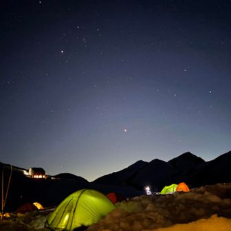 夜は夜で綺麗
星屑とテントの宝石箱やー