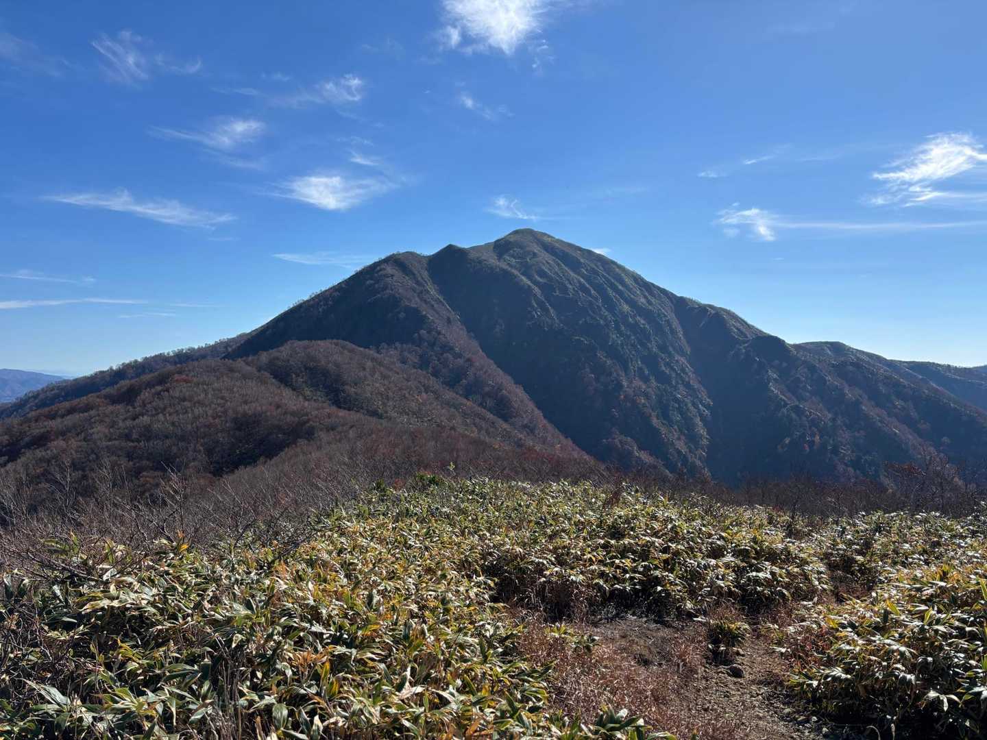 福井県唯一で、孤高の百名山に認定。笑
カッコいい山容です。