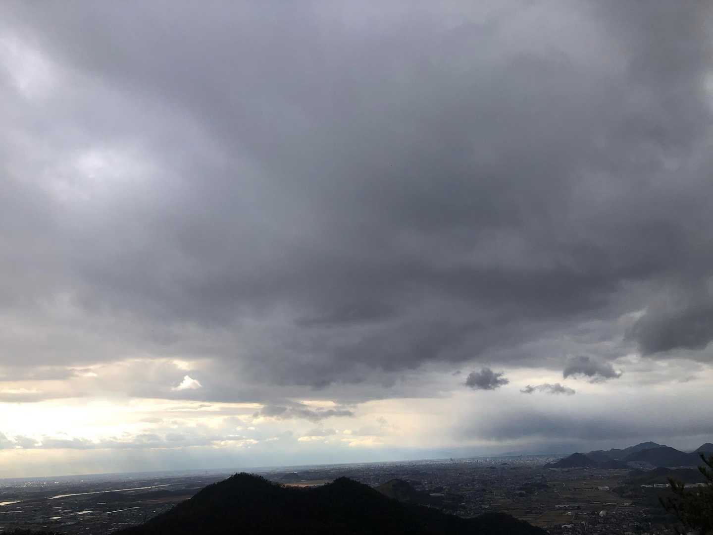 パラパラ降ってきました😅