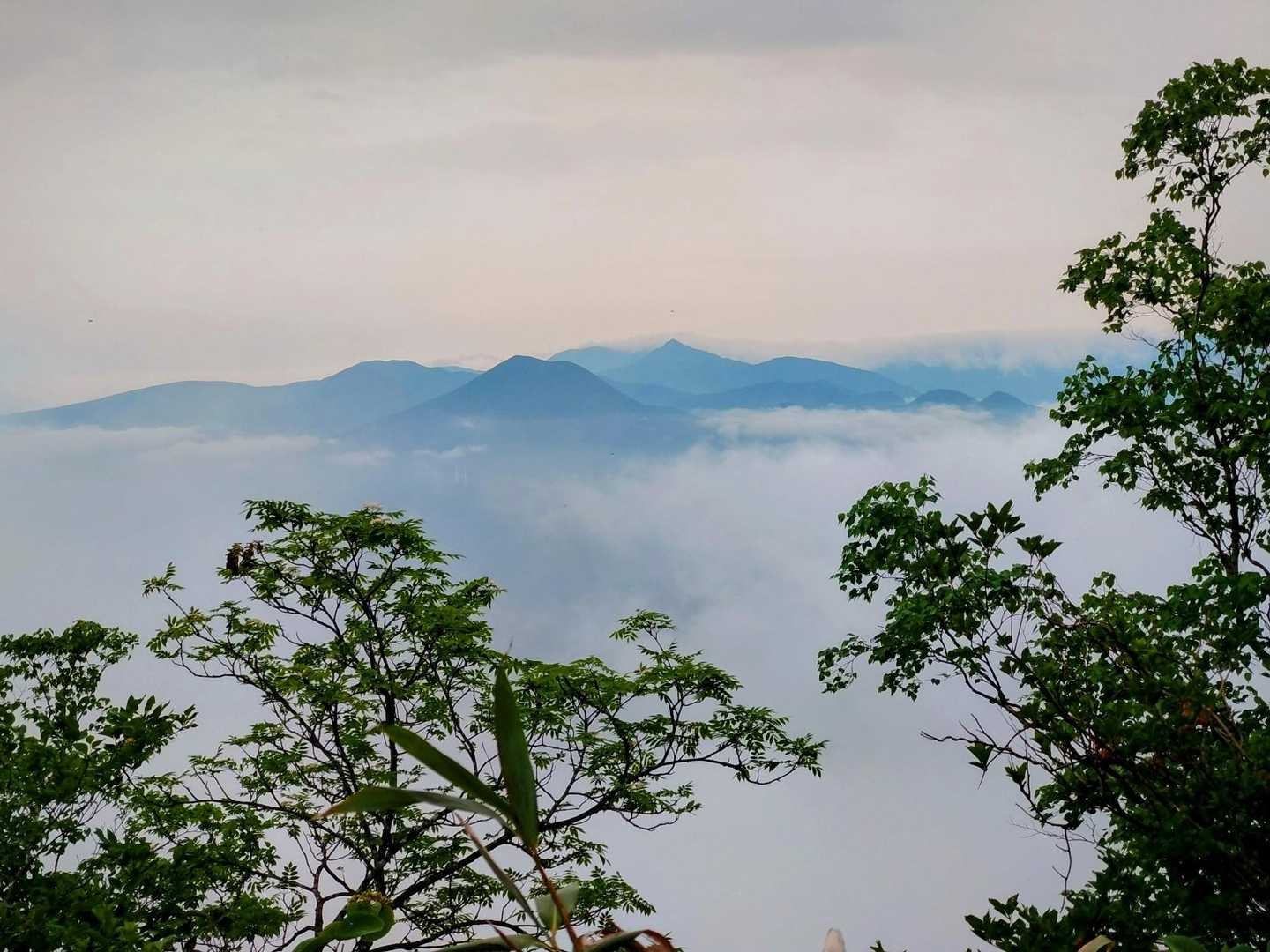 二岐山方面の雲海