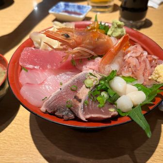 けん