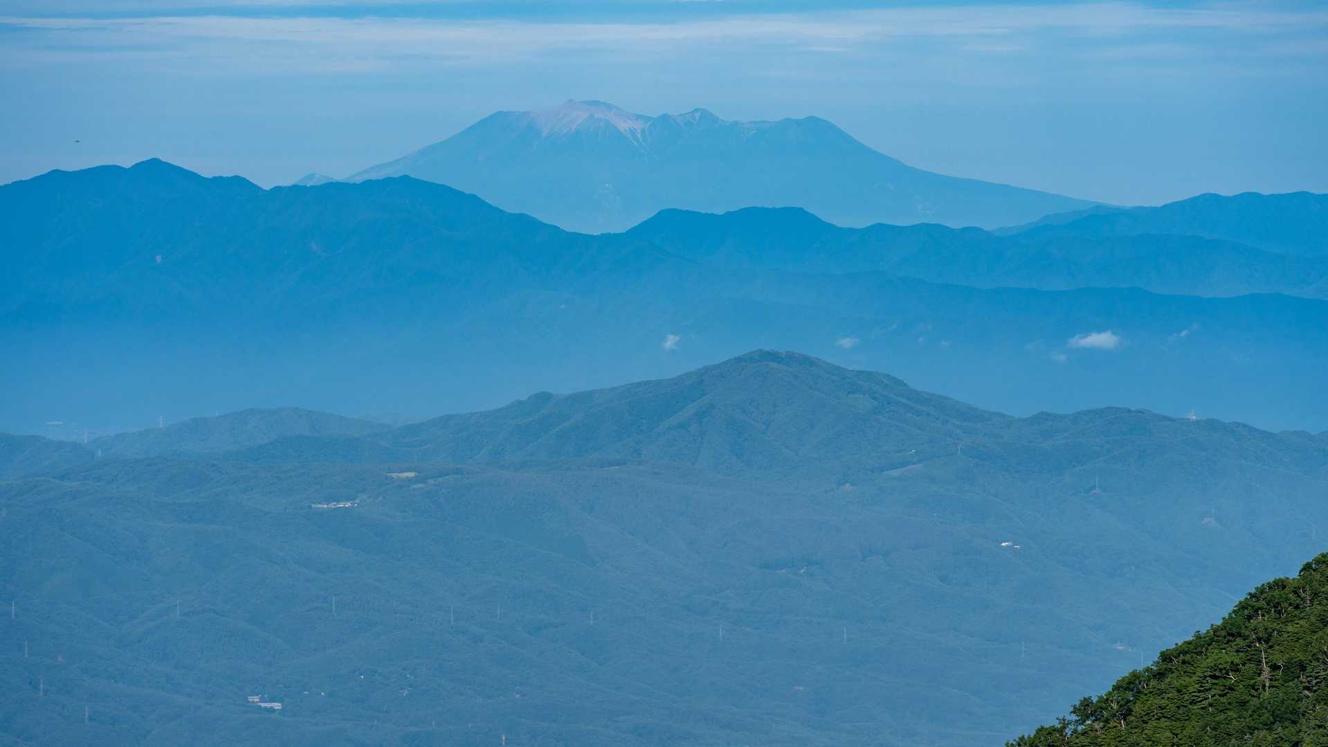 上の方は眺めも良いですね。
特徴的なあれは御嶽山かな？