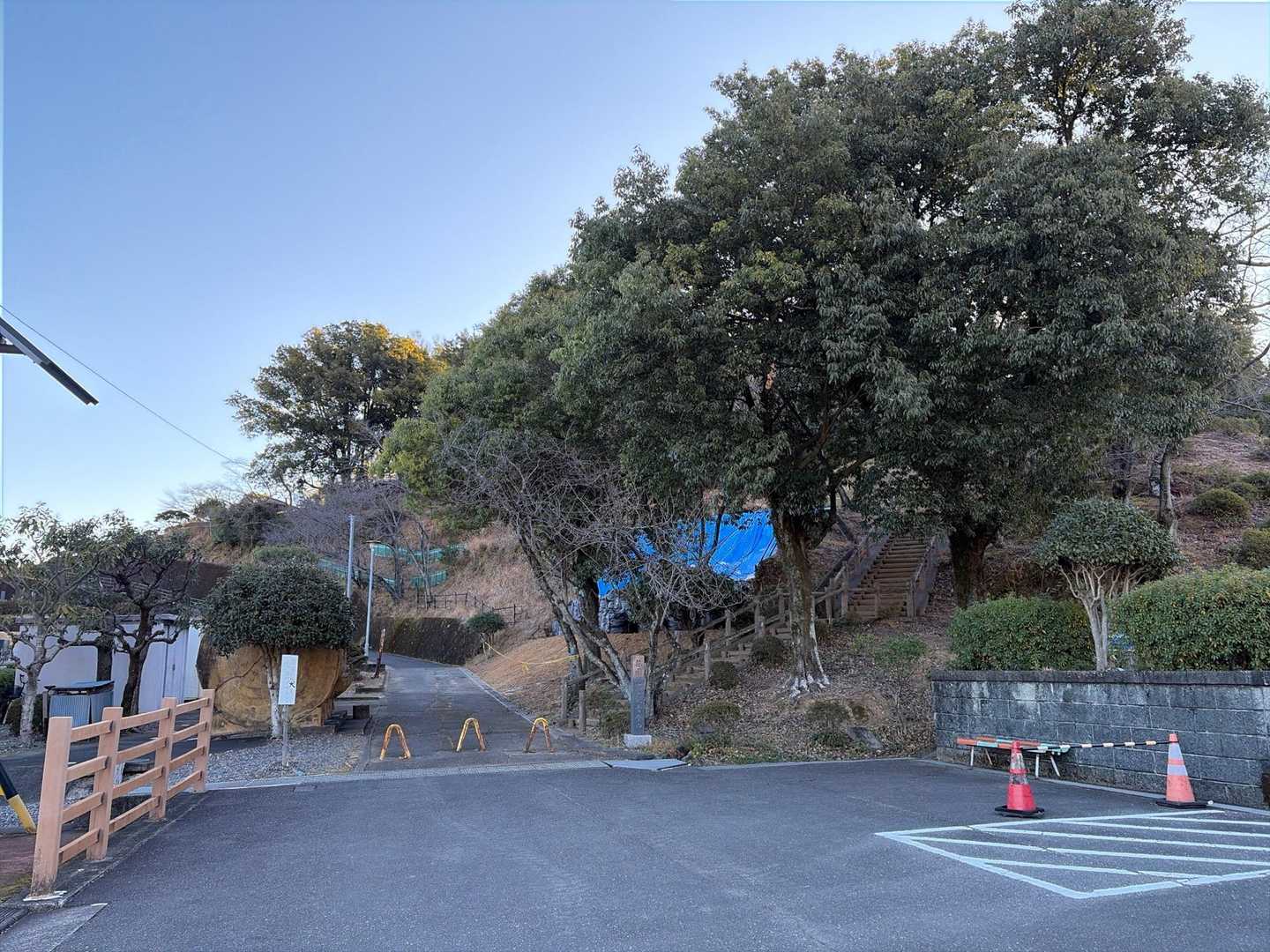 次は、観音山へ❗️
車道は遠回り、階段で直登します↗️