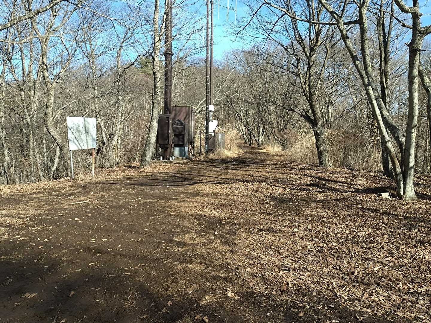 では、分岐を右に向かって
『三湖台』へ🚶