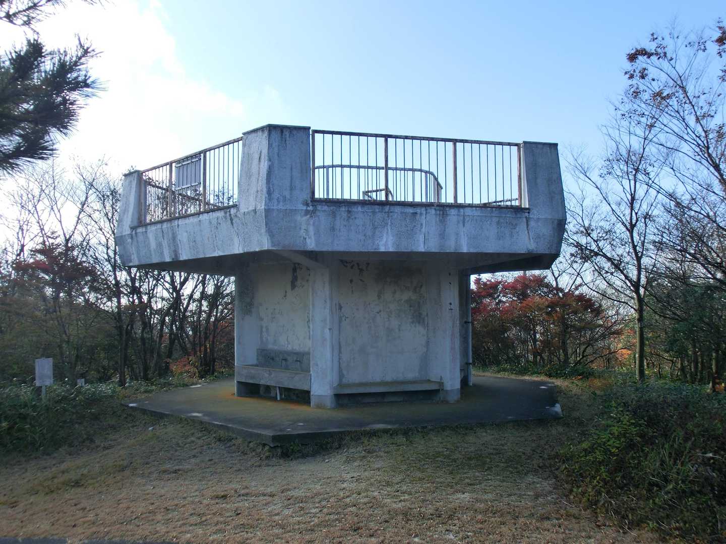 昔、無線仲間とアマチュア無線を運用したのが懐かしい 🤗
https://ameblo.jp/ryu-sanpomichi/entry-12551506148.html