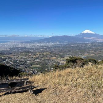 第二展望台より，本日終始穏やか
沼津アルプス，南アルプスまで